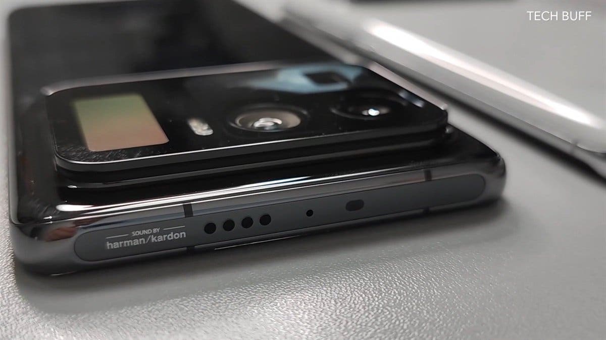 گوشی شیائومی می 11 اولترا دارای صفحه نمایش دوم و دوربین 120X می باشد